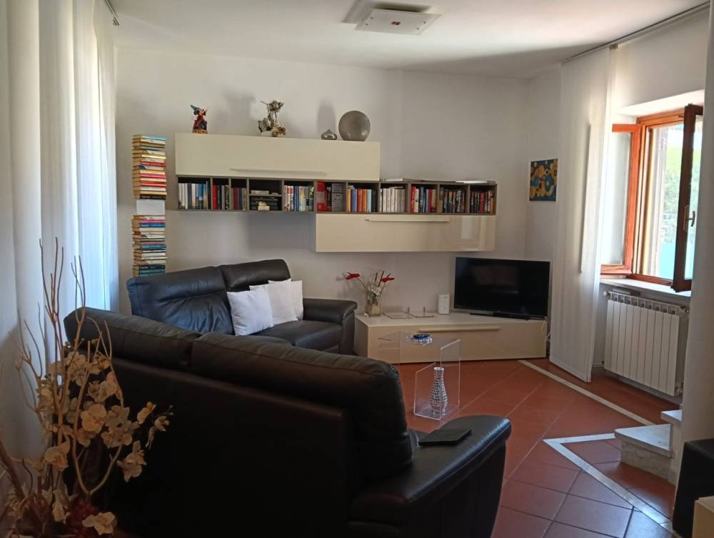 casa indipendente in vendita a Massarosa in zona Bozzano