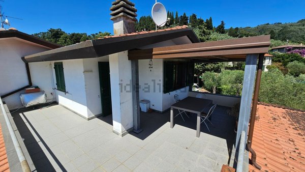 casa indipendente in vendita a Massarosa
