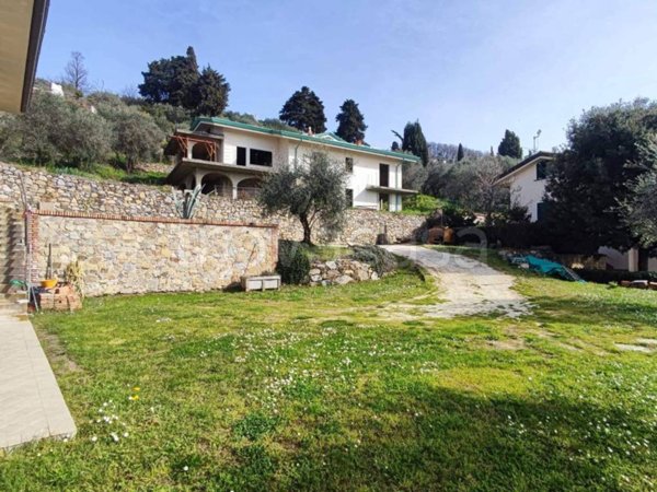 casa indipendente in vendita a Massarosa in zona Bargecchia