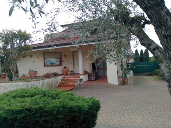 casa indipendente in vendita a Massarosa