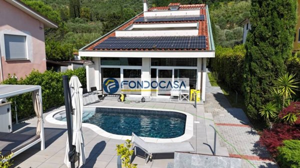 casa indipendente in vendita a Massarosa in zona Bozzano