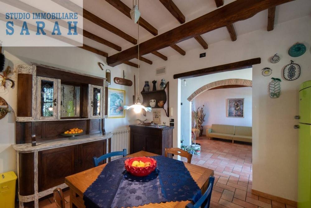 casa indipendente in vendita a Massarosa in zona Bargecchia