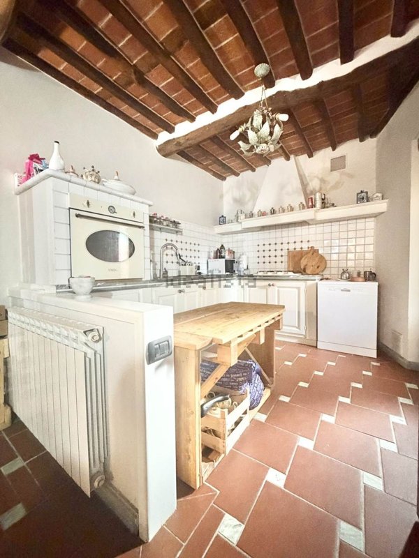 casa indipendente in vendita a Massarosa in zona Quiesa