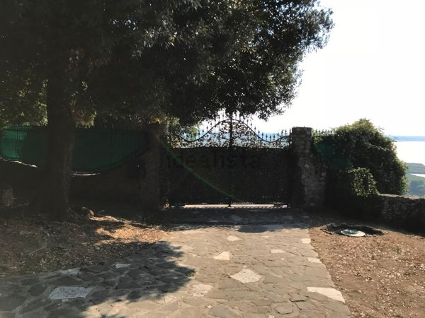 villa in vendita a Massarosa