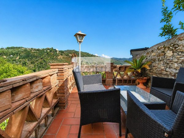 casa indipendente in vendita a Massarosa in zona Pieve a Elici