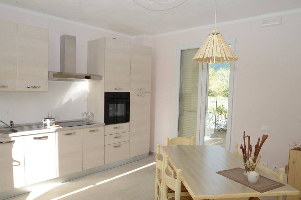 casa indipendente in vendita a Massarosa in zona Piano di Mommio