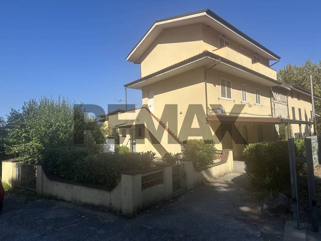 casa indipendente in vendita a Massarosa in zona Bozzano