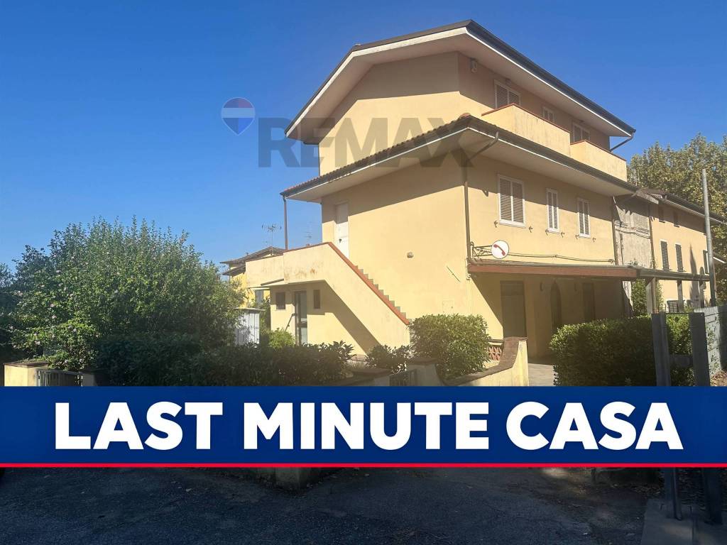 casa indipendente in vendita a Massarosa in zona Bozzano