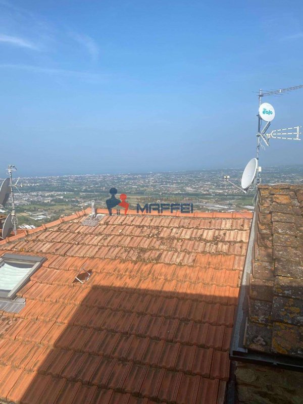 intera palazzina in vendita a Massarosa in zona Mommio