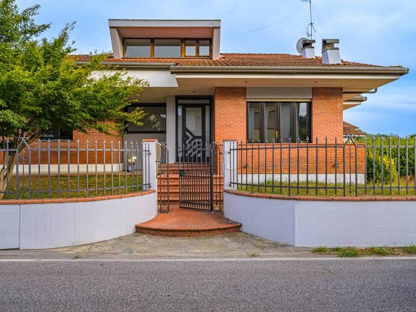 casa indipendente in vendita a Massarosa in zona Bozzano