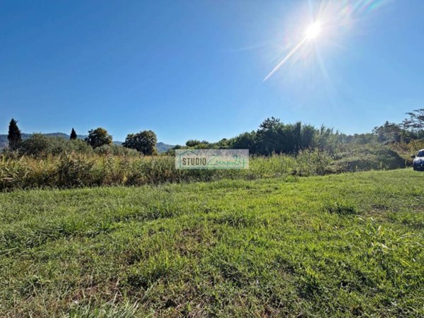 terreno in vendita a Massarosa