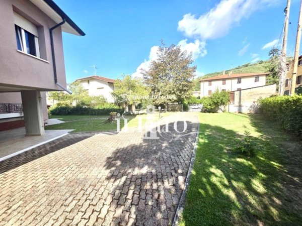 casa indipendente in vendita a Massarosa in zona Stiava