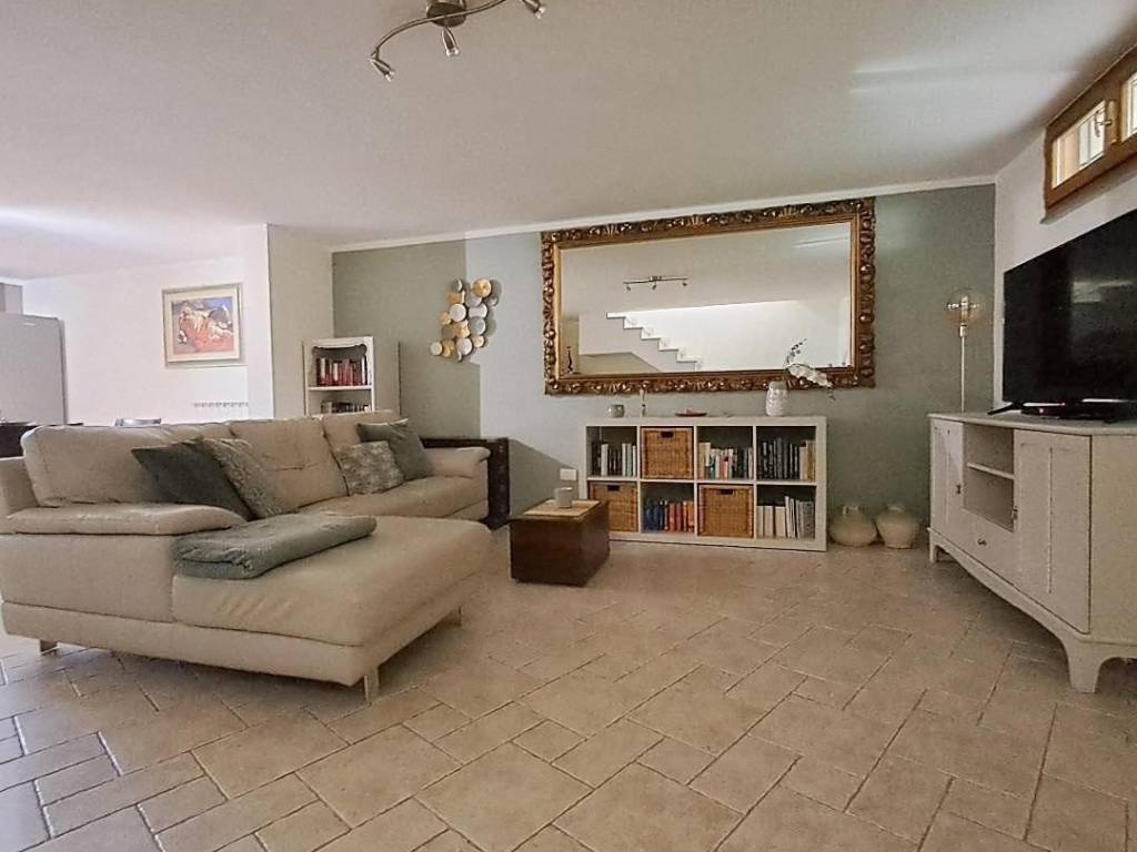 casa indipendente in vendita a Massarosa