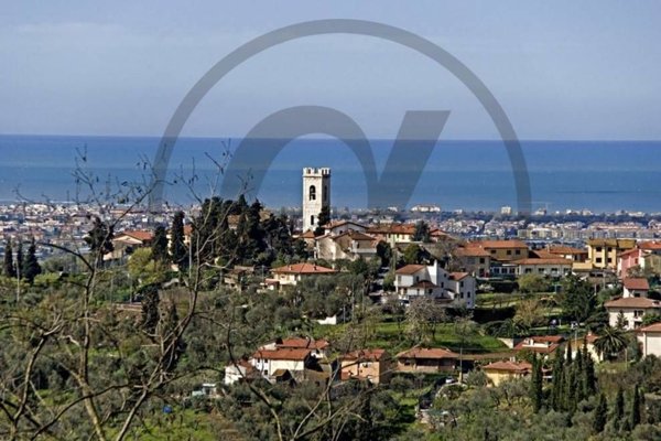 casa indipendente in vendita a Massarosa in zona Pieve a Elici