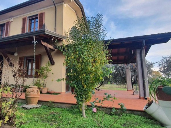 casa indipendente in vendita a Massarosa in zona Piano di Mommio