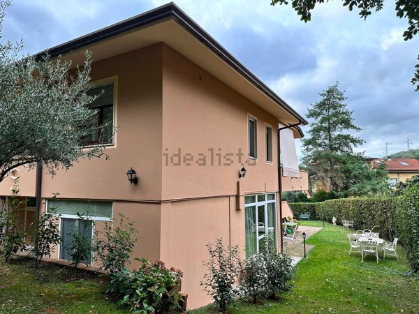 casa indipendente in vendita a Massarosa