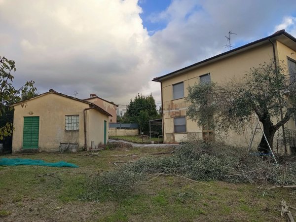 casa indipendente in vendita a Massarosa in zona Bargecchia