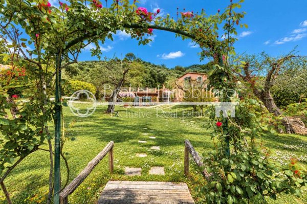 casa indipendente in vendita a Massarosa