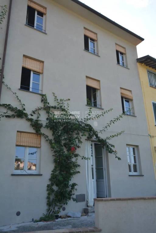 casa indipendente in vendita a Massarosa