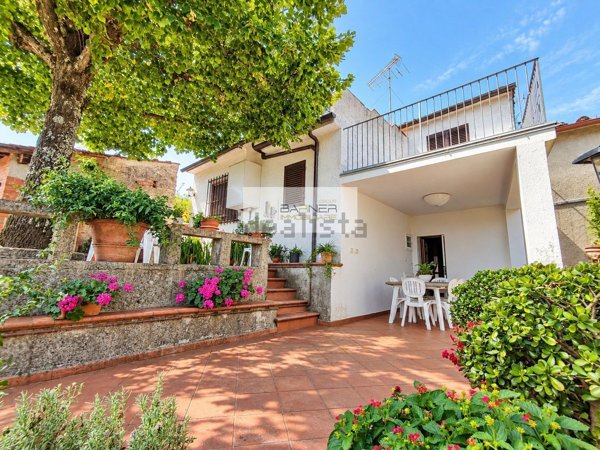 casa indipendente in vendita a Massarosa in zona Gualdo