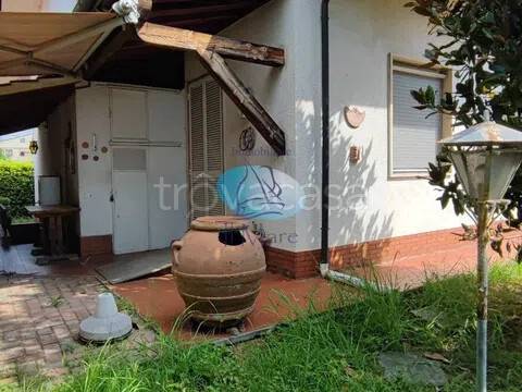casa indipendente in vendita a Massarosa in zona Piano di Mommio