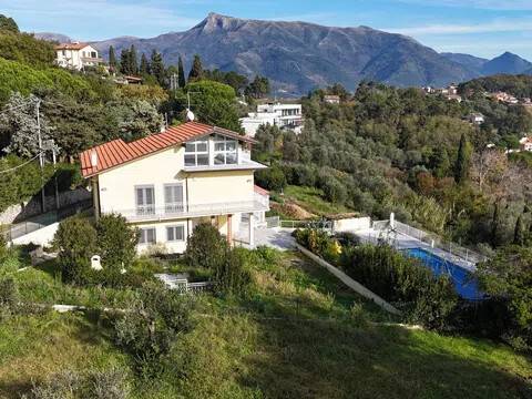 casa indipendente in vendita a Massarosa in zona Bargecchia