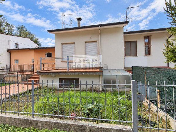 casa indipendente in vendita a Massarosa in zona Stiava