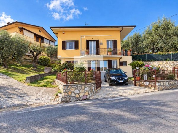casa indipendente in vendita a Massarosa in zona Bargecchia