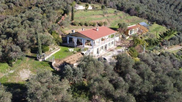 casa indipendente in vendita a Massarosa