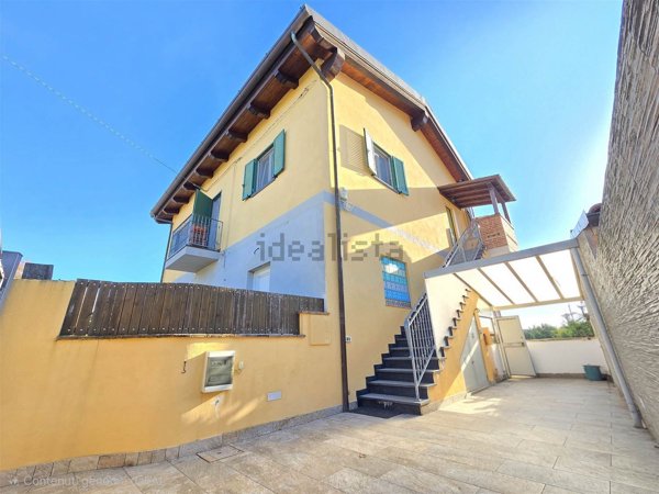 casa indipendente in vendita a Massarosa in zona Corsanico