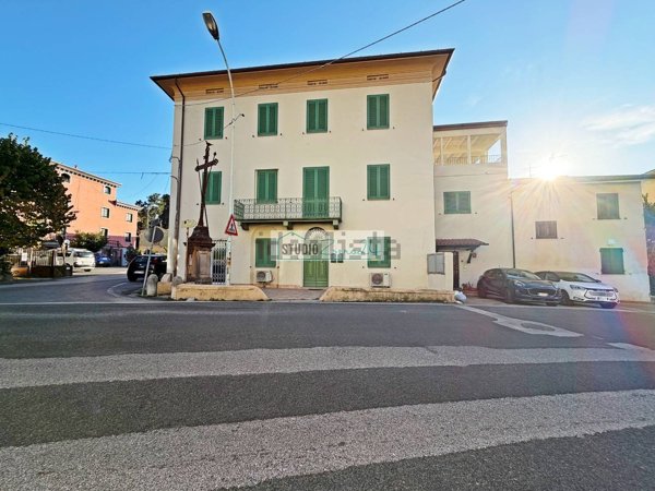 appartamento in vendita a Massarosa in zona Quiesa