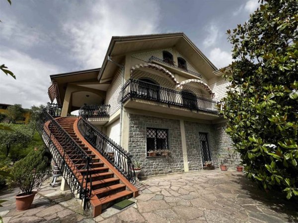 casa indipendente in vendita a Minucciano in zona Pieve San Lorenzo
