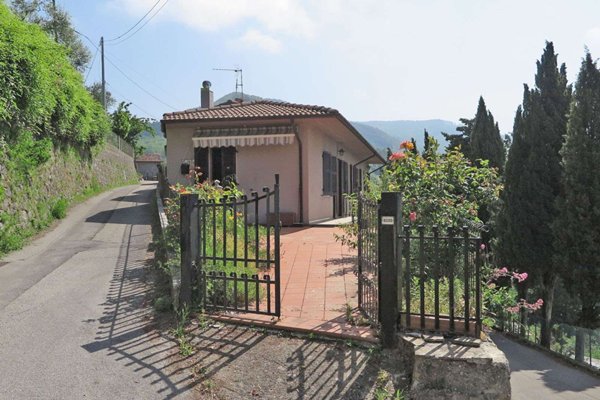 casa indipendente in vendita a Minucciano