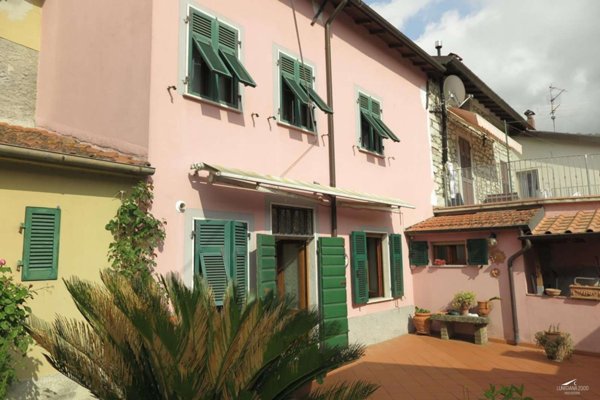 casa indipendente in vendita a Minucciano
