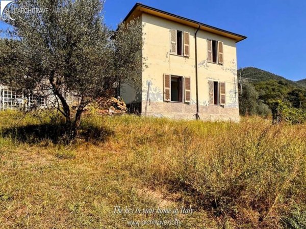 casa indipendente in vendita a Minucciano
