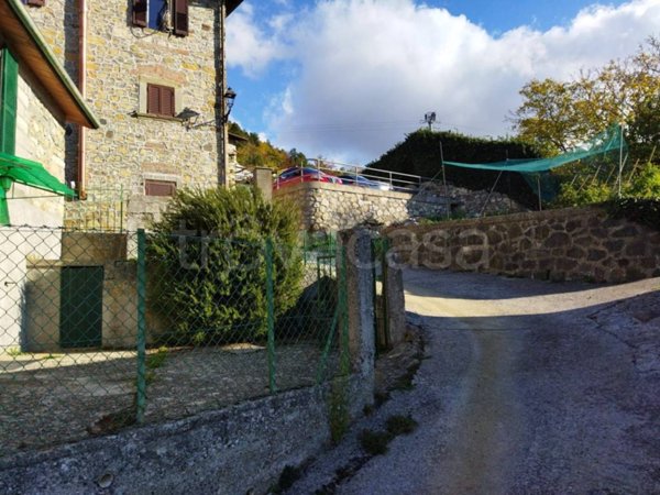 casa indipendente in vendita a Minucciano