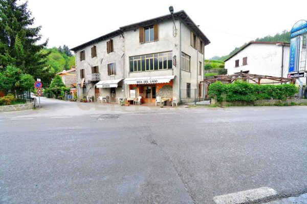 locale commerciale in vendita a Minucciano in zona Agliano
