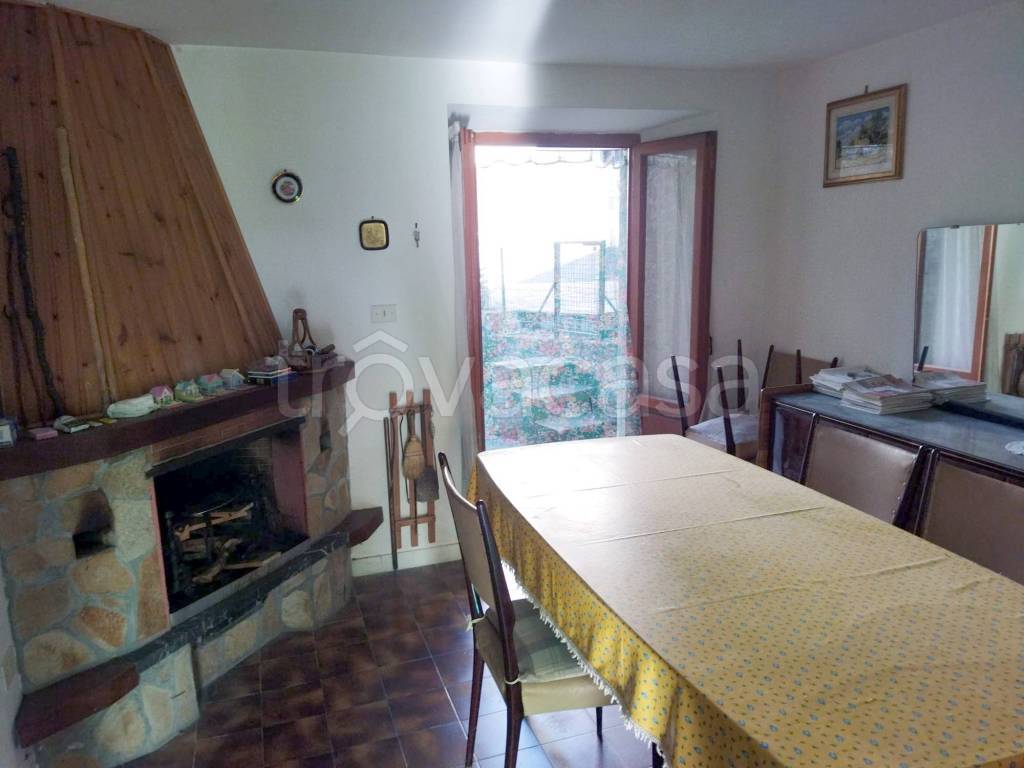 casa indipendente in vendita a Minucciano