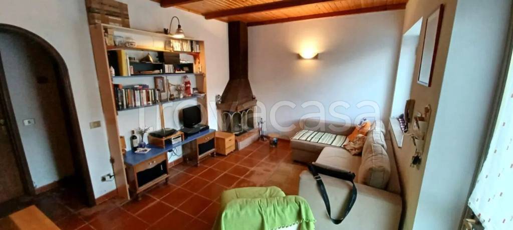 casa indipendente in vendita a Minucciano in zona Gramolazzo