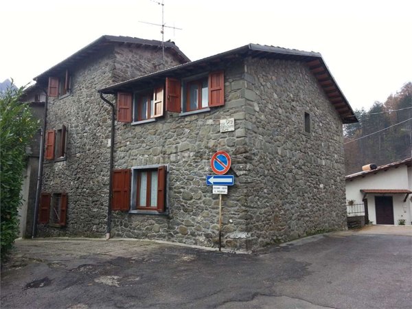 casale in vendita a Minucciano in zona Gramolazzo