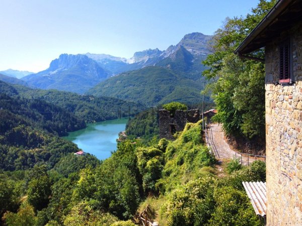 casa indipendente in vendita a Minucciano