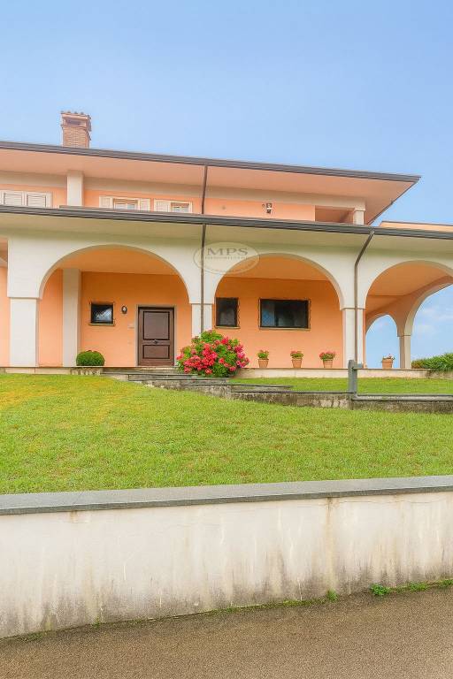 negozio in vendita a Minucciano in zona Gramolazzo