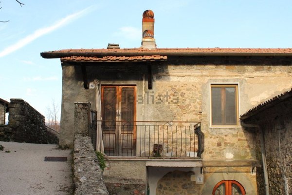 appartamento in vendita a Minucciano in zona Castagnola