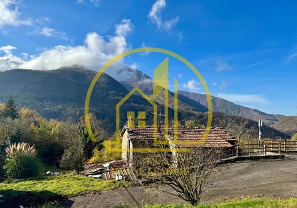 casa indipendente in vendita a Minucciano in zona Gramolazzo