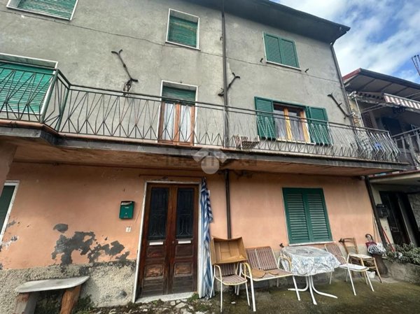 casa indipendente in vendita a Minucciano