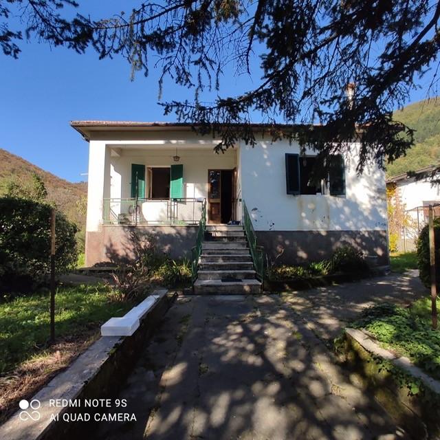 casa indipendente in vendita a Minucciano