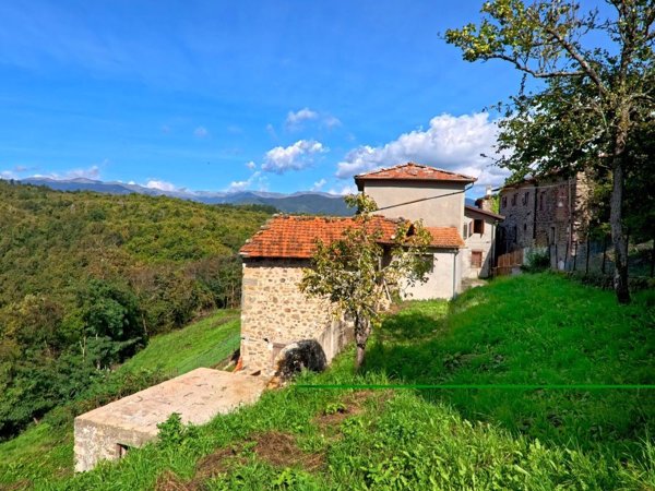 casale in vendita a Minucciano in zona Castagnola
