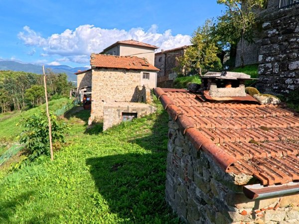 casale in vendita a Minucciano in zona Gramolazzo