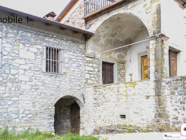 casa indipendente in vendita a Minucciano