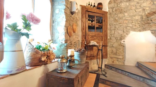 quadrivano in vendita a Minucciano in zona Sermezzana